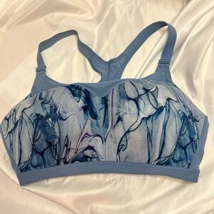Victoria’s Secret On Point Incredible Multicolor Blue Sports Bra, size 38DDD